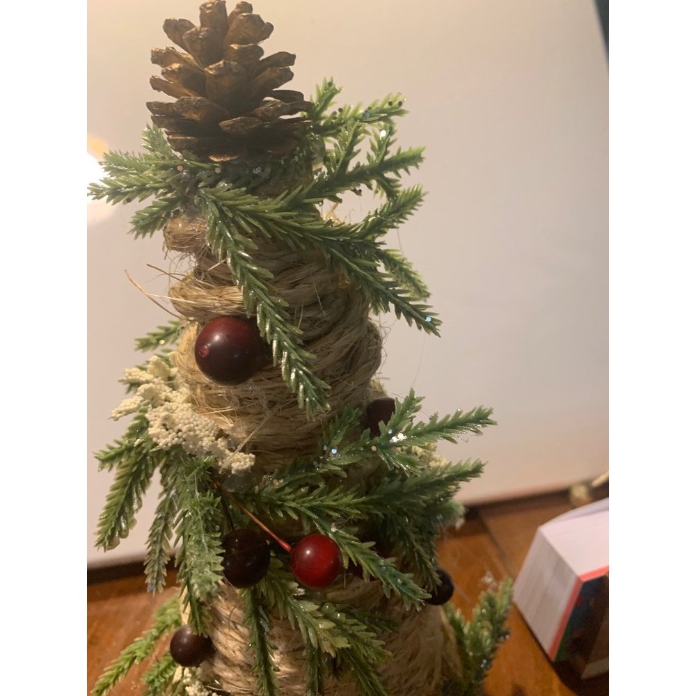 Christmas Tree 11 inch Rope berries and Pine Tree